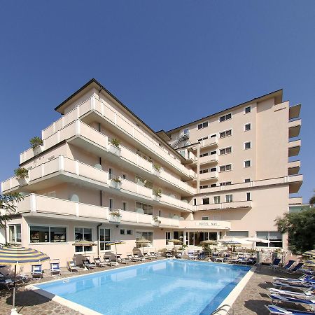 Hotel Man Лидо ди Савио Екстериор снимка