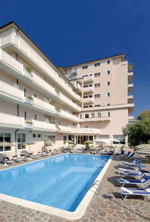 Hotel Man Лидо ди Савио Екстериор снимка