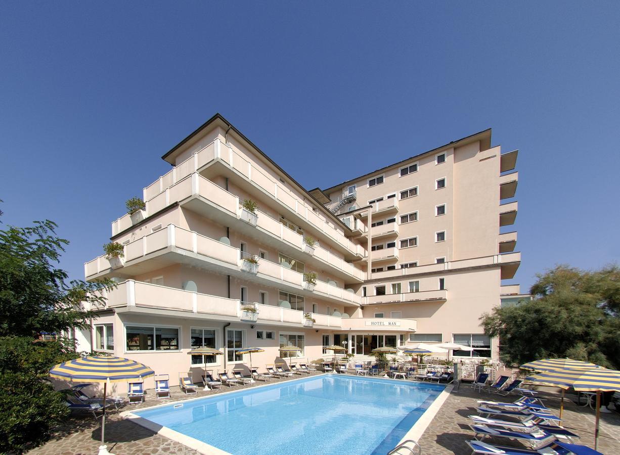 Hotel Man Лидо ди Савио Екстериор снимка