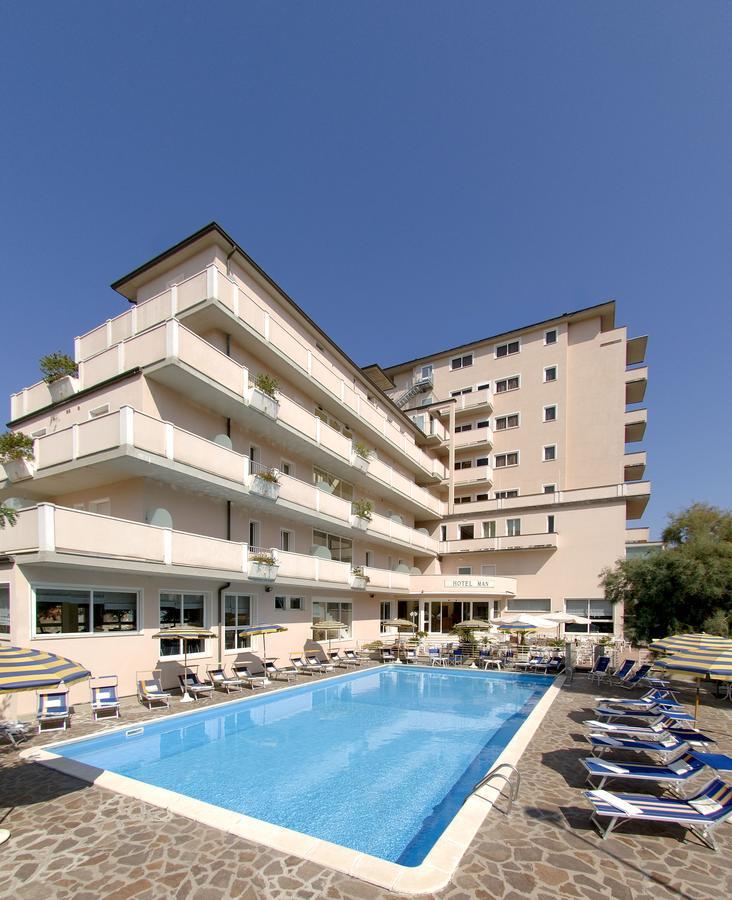 Hotel Man Лидо ди Савио Екстериор снимка