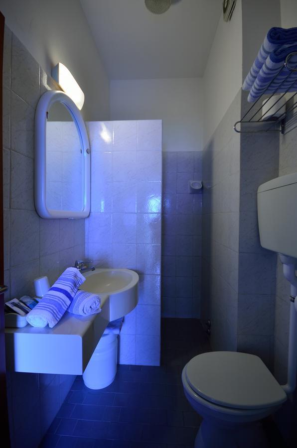 Hotel Man Лидо ди Савио Екстериор снимка