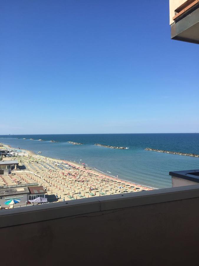 Hotel Man Лидо ди Савио Екстериор снимка